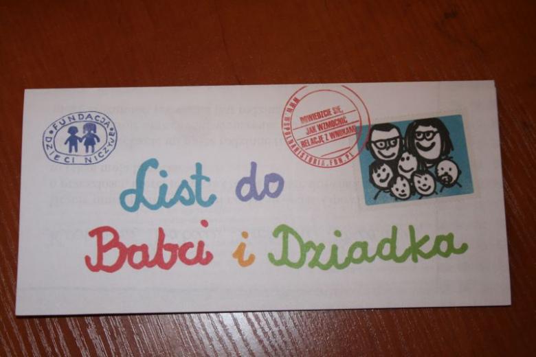 Plakat z napisem "List do babci i dziadka"