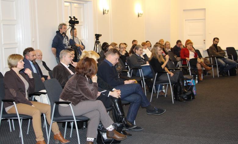 na zdjęciu uczestnicy konferencji