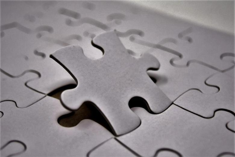 układanka puzzle z jednym usuwanym elementem 
