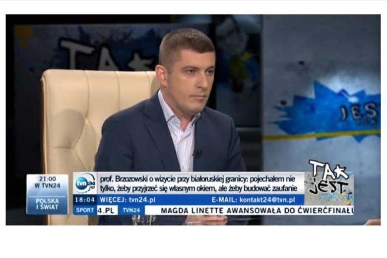 osoba w studiu telewizyjnym 