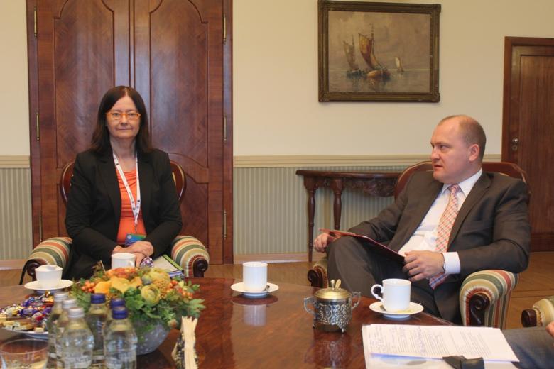 na zdjęciu prof. Irena Lipowicz oraz Piotr Krzystek prezydent Szczecina