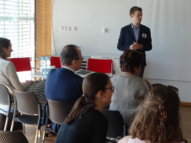 Mateusz Mielczarek z LO im. Czackiego przemawia