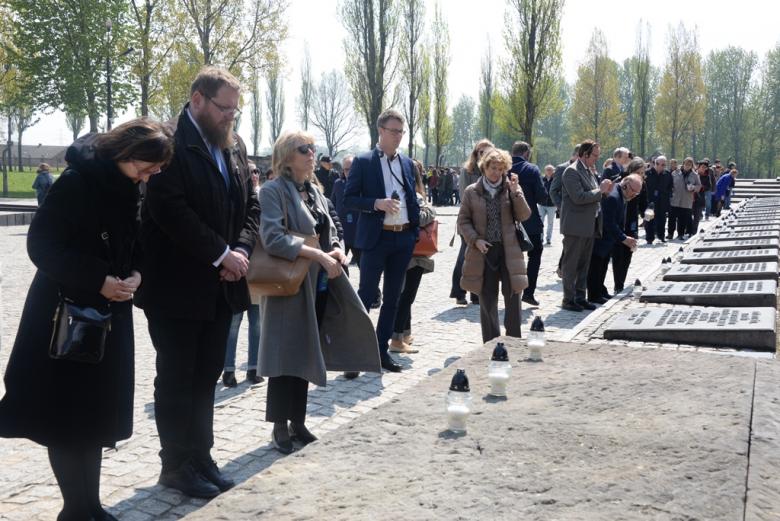 na zdjęciu prof. Irena Lipowicz, dyrektor Muzeum Auschwitz Piotr Cywiński, Europejski Rzecznik Praw Obywatelskich Emily O'Reilly oraz uczestnicy seminarium