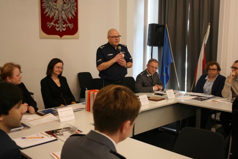 na zdjęciu mł. insp. Krzysztof Łaszkiewicz, pełnomocnik Komendanta Głównego Policji ds. Ochrony Praw Człowieka