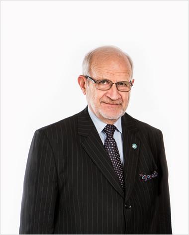 Mężczyzna w garniturze