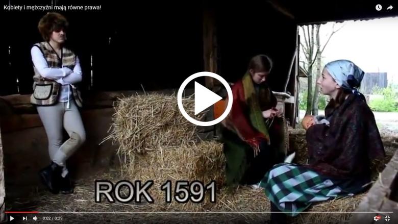 Scena z filmu, znak PLAY