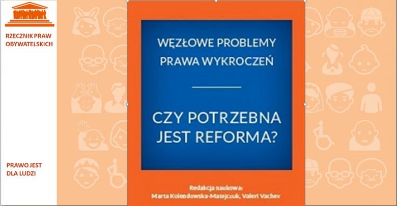 Pomarańczowa grafika z okładką monografii, na której jest niebieski kwadrat