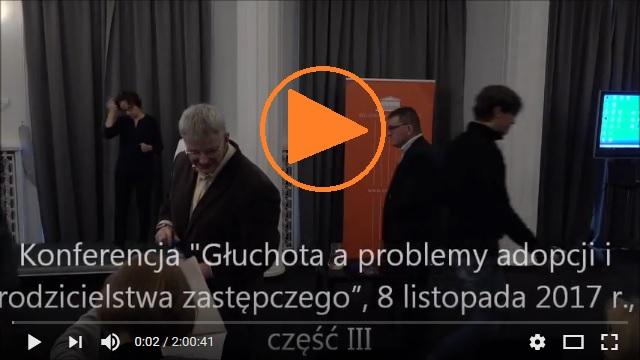 zdjęcie: kilkanaście osób siedzi na krzesłach na sali konferencyjnej