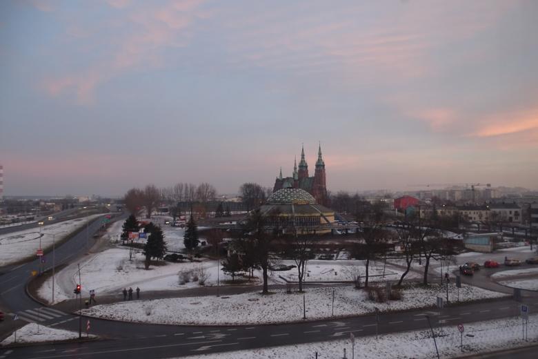 Panorama miasta z wysokim kościołem