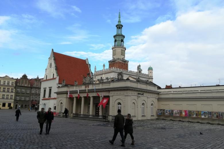 Renesansowy budynek z wieżą