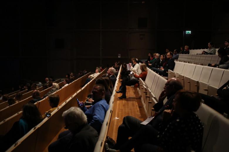 Widok na publiczność w audytorium