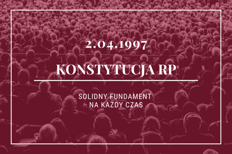 bordowe zdjęcie tłumu ludzi z datą 2 kwietnia 1997 roku i hasłem solidny fundament na każdy czas