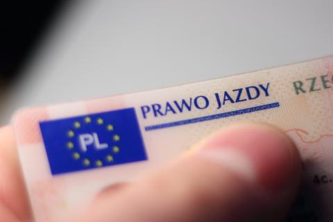 Zbliżenie na nagłówek dokumentu prawa jazdy
