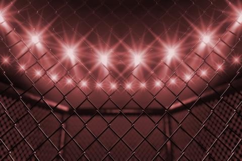 lampy świecące  na stadionie podczas imprezy 
