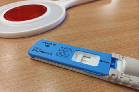 test narkotykowy i policyjny lizak