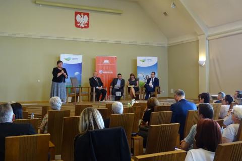 Zdjęcie: uczestnicy panelu