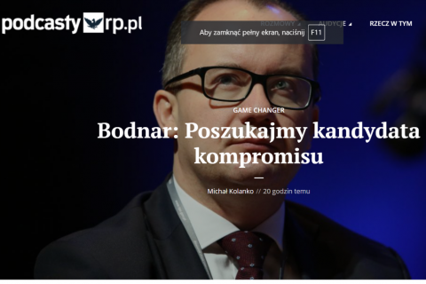 Portret mężczyzny z napisem "Bodnar: poszukajmy kandydata kompromisu"