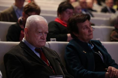 Kobieta i meżczyzna na widowni