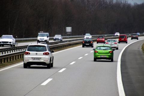 Samochody na autostradzie